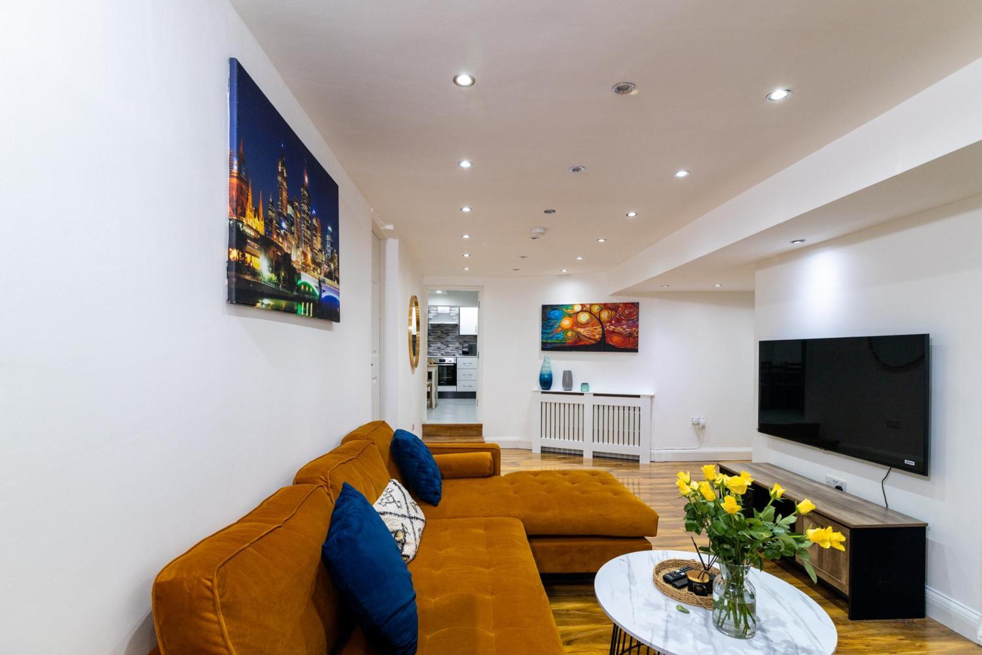 Chic 2-bedroom Retreat In The Heart Of Westminster Appartamento Londra